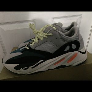 Adidas Yeezy Waverunner